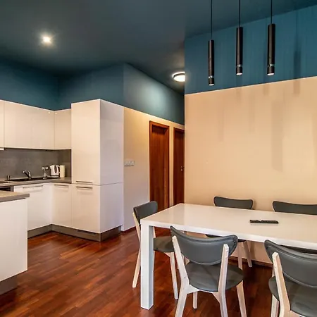 Wooden Design 2bdr Near Eden Garden * 布拉格